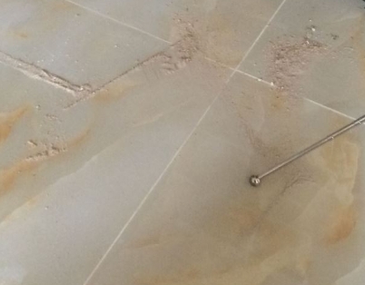 明水瓷砖空鼓维修公司分享粘合剂选择不当在瓷砖铺贴过程中可能导致以下问题